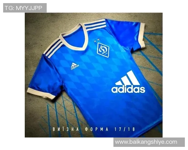 四号球衣球星足球黄色风采展现激情与荣耀