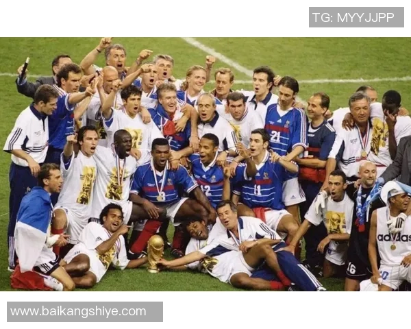 足球新星Jara崛起成为全球瞩目的进攻利器，带领球队向冠军荣耀迈进