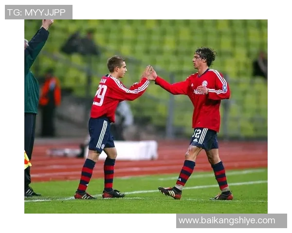 足球巨星携手子女共度时光 温馨亲子关系展现家庭背后力量