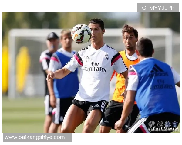 足球球星冷峻面容曝光：聚焦那些比赛中不曾露出笑容的瞬间