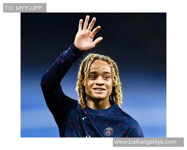 足球球星炫酷辫子发型引领时尚潮流彰显个性魅力