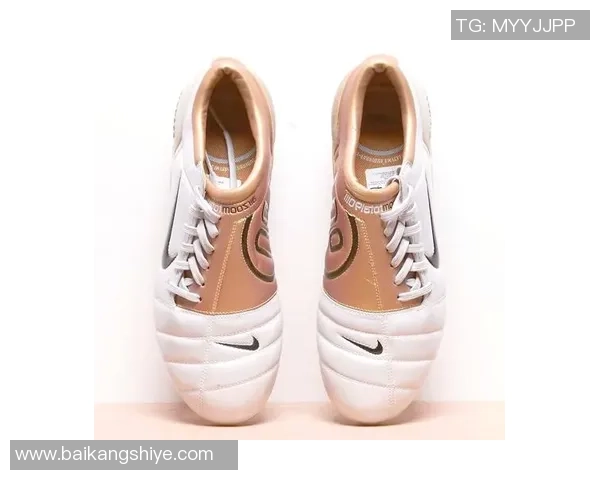 球星专属最新款足球鞋上市 颠覆性能与舒适感的完美结合 球星专属最新款足球鞋上市 颠覆性能与舒适感的完美结合