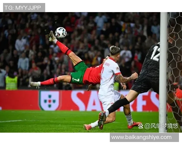 岁月不老传奇永恒足球老将奋战绿茵再现巅峰风采 岁月不老传奇永恒足球老将奋战绿茵再现巅峰风采